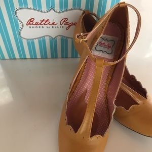 Bettie Page by Ellie Mustard T - Straps